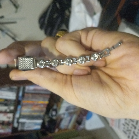 Fitbit Alta fitness/sleep tracker bundle - Picture 3 of 9